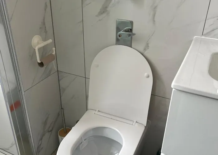 Stanza Dima Δωμάτια σε οικογενειακή κατοικία Μόνζα